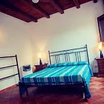 Il Casale Il Sole E La Margherita * Кампофеличе-ди-Роччелла