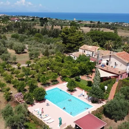 Alloggio per agriturismo Il Casale Il Sole E La Margherita Campofelice Di Roccella