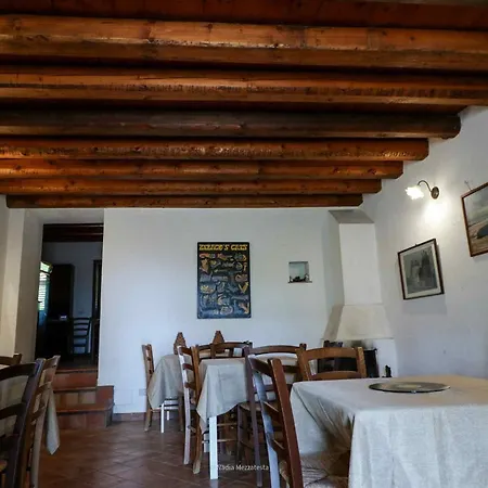 Il Casale Il Sole E La Margherita Фермерский дом